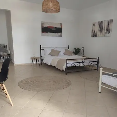 Aelia Akrotiri, Santorini Aparthotel 3*