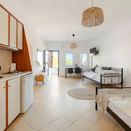 Aelia Akrotiri, Santorini 3*